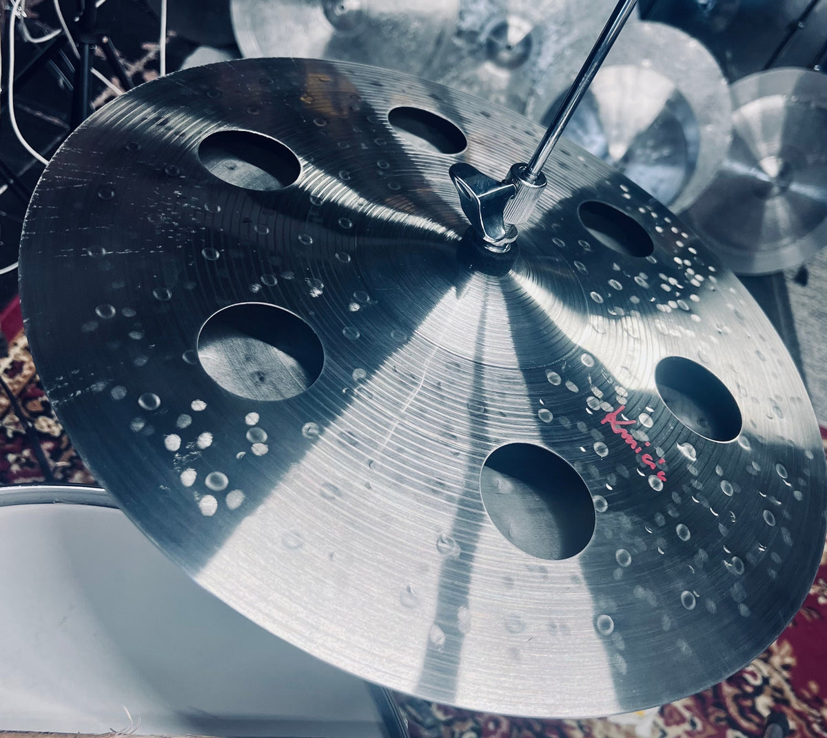 Kmicic Hi Hat Ozone – Sandy Trash with a Titanium Heart